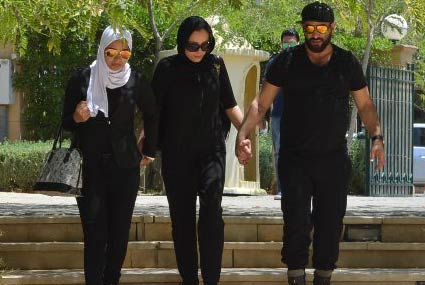 أحمد سعد وريم البارودي لحظة وصولهما للجنازة