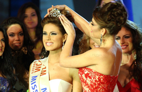 إسبانيا - أنريا هاسين