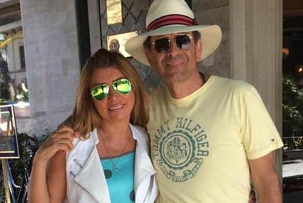 ممدوح عبد العليم‎ احب الإعلامية شافكي المنيري بعد أن اجرت حوارا معه في لندن ثم تزوجا.