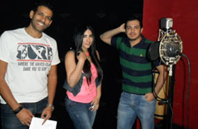 مروة نصر مع إيهاب عبد الواحد وأحمد إبراهيم 