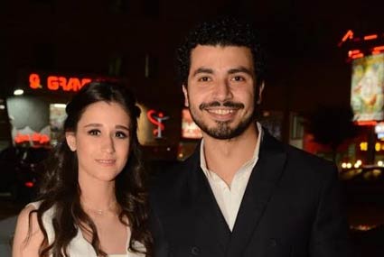 محمد أنور وعروسه