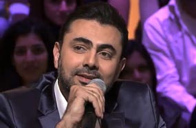 محمد كريم خلال غناؤه في &quot;نورت&quot;