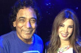 نانسي عجرم نشرت صورها مع محمد منير وعبرت عن سعادتها بتواجدها معه