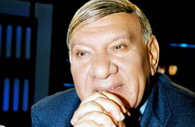 مفيد فوزي ينفي تعرضه للضرب في الميدان 