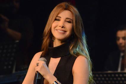 نانسي عجرم عبرت عن سعادتها بتواجدها في الأسكندرية