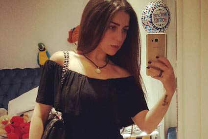 وشم princesses على ساعد مي عز الدين الأيمن