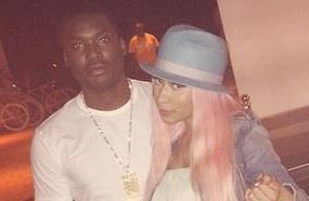 نيكي ميناج مع ميك ميل