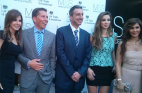 إليسا وأنابيلا هلال مقدمة Arab Idol ونانسي عجرم مع السفير البريطاني 