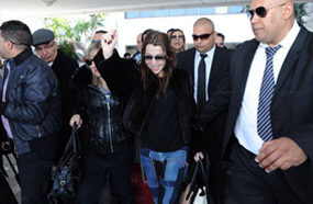 نانسي لحظة وصولها لمطار تونس