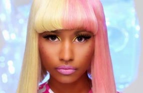 نيكي ميناج بشعرها المستعار سبب النزاع