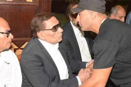 أحمد السقا يعزي الممثل عادل إمام في رحيل صديقه نور الشريف