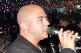 اهتمام شديد من الطالبات بأغاني العسيلي