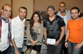 أحمد عادل وهشام عباس وغادة رجب مع مصطفى كامل في الأستوديو