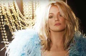 بريتني سبيرز على غلاف أغنية Work Bitch 