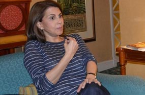 ماجدة الرومي والأب بطرس دانيال