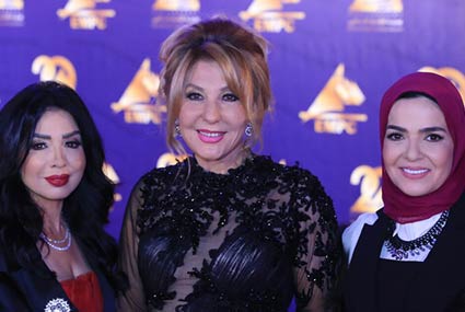 منى عبد الغني ونادية الجندي وسهير جودة