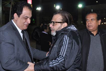 المخرج أحمد البدري يقدم واجب العزاء