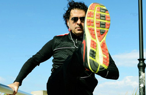 راغب علامة يحافظ على لياقته بتمارين الاستطالة