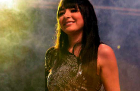 ساندي أثناء الحفل