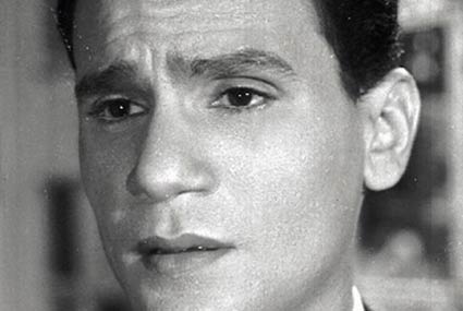 3 مشاهد رفض عبد الحليم حافظ وجودها في قصة حياته.. تعرف عليهم 