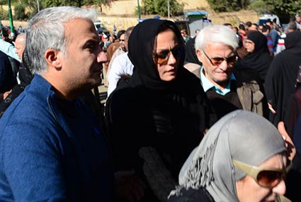 بشرى في جنازة شادية.