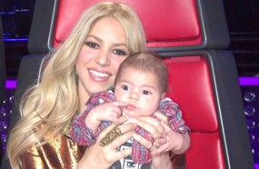 شاكيرا مع ابنها ميلان