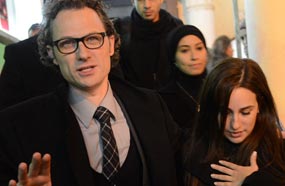 شيري عادل تطالب المصورين بالتوقف