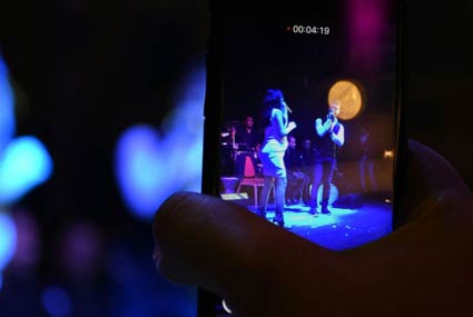 دويتو أحمد جمال وكارمن سليمان فى كونكورد