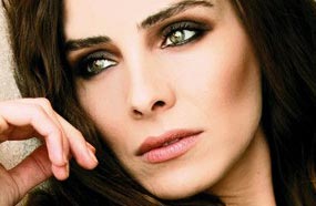 الممثلة التركية نور فاتح أوغلوا