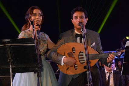 بلقيس تغني مع والدها أحمد فتحي‎