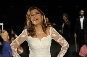 سميرة بفستان أبيض في الكليب الجديد