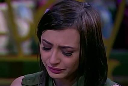 ساندي تبكي في برنامج &quot;معكم&quot;