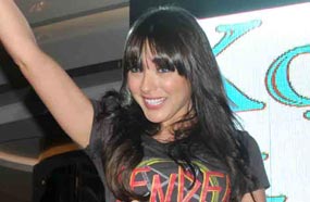 ساندي في الحفل