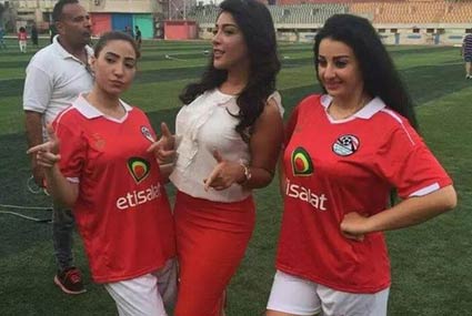 صافينار وبوسي بزي المنتخب