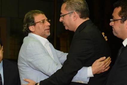 خالد يوسف يتقدم بواجب التعازي