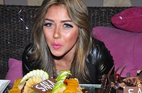 سارة وكعكة الاحتفال