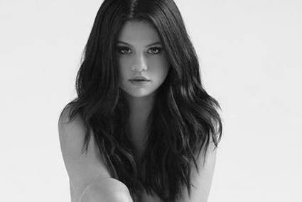 سيلينا جوميز على غلاف ألبوم Revival