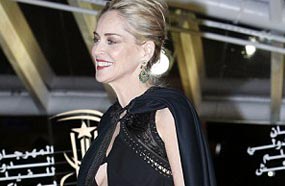 شارون ستون فخورة بالعباءة المغربي‎ التي أهداها لها الأمير مولاي رشيد 