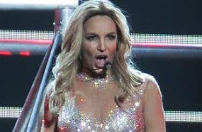 بريتني سبيرز بملابس كليب &quot;Toxic &quot;