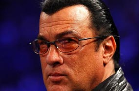 ستيفين سيجال ينوي الترشح لمنصب عمدة أريزونا 