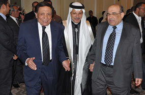 الزعيم والفقي مع السفير السعودي