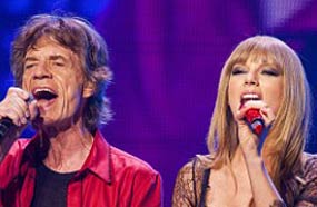 تايلور سويفت تغني مع مايك جاجر 