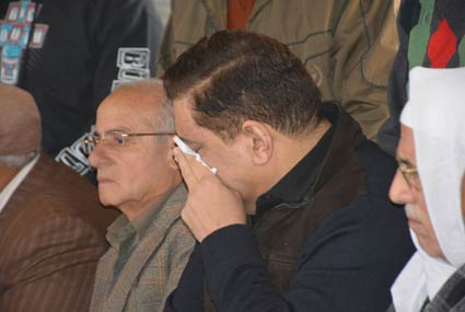 معتز الدمرداش متأثرا بفقدان والدته كريمة مختار 