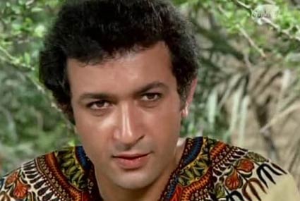  نور الشريف في حوار من الذكريات.. يحكي عن الحظ مع حسين فهمي ويبرئ سعاد حسني وفاتن حمامة 