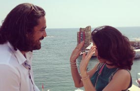 سونجول مع كرارة في لقطة من المسلسل