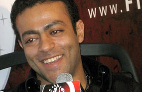 تامر عاشور أثناء حواره مع موقع FilFan.com