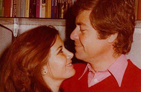 مثلما لم يصدق أحد وقتها أن الثنائي الشهير انفصلا، لم يتعرف حتى الآن على السبب الرئيسي في حدوث الطلاق، والتزم كل من حسين وفهمي وميرفت أمين الصمت تجاه ذلك منذ حينها وحتى الآن.