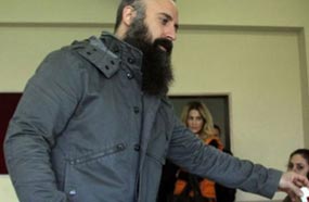 هاليت أرجنتيش يدلي بصوته