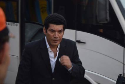 باسم سمرة يصل المسجد