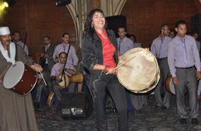 أمينة في الحفل